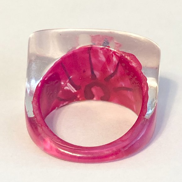 Vintage Lucite Acrylic Ring Size 6 Retro Abstract Hand Painted Pink Blue White - Picture 9 of 12